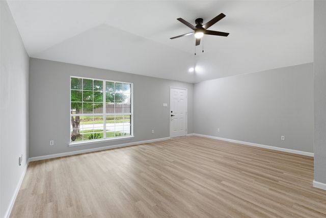 2051 Sunny Side Drive, Little Elm, TX 75068