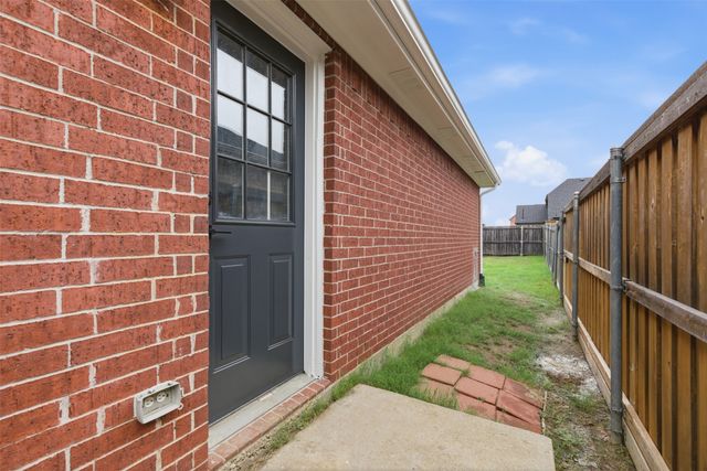 2051 Sunny Side Drive, Little Elm, TX 75068