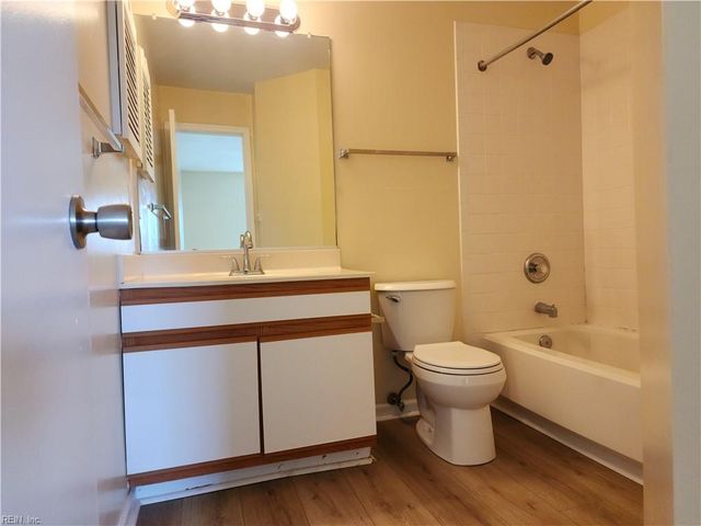 5326 Lake Victoria ARCH, Virginia Beach, VA 23464