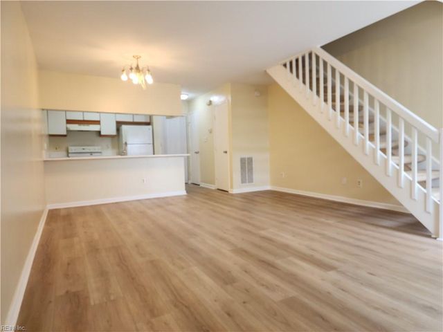 5326 Lake Victoria ARCH, Virginia Beach, VA 23464