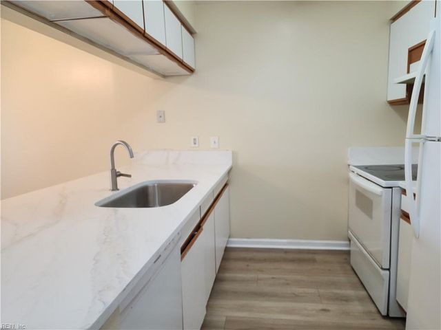 5326 Lake Victoria ARCH, Virginia Beach, VA 23464