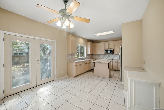 15322 PRESTON COVE DR, San Antonio, TX 78247