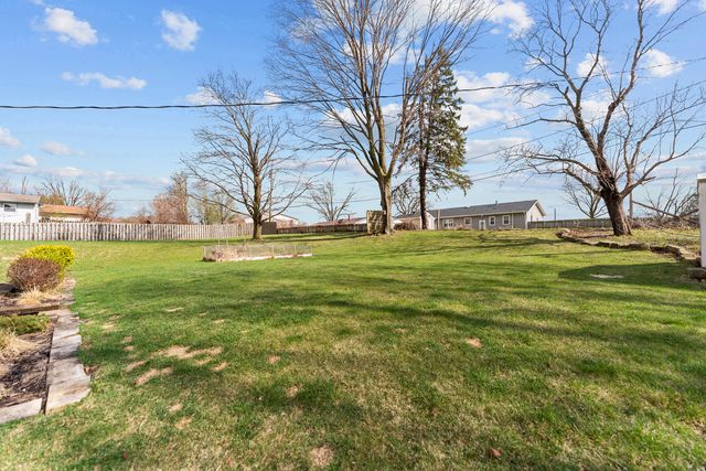 2425 W 46th Street, Davenport, IA 52806