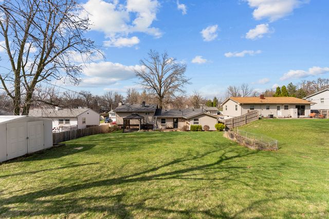 2425 W 46th Street, Davenport, IA 52806