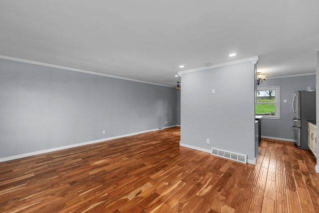 2425 W 46th Street, Davenport, IA 52806