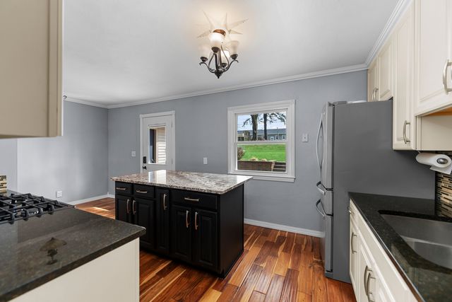 2425 W 46th Street, Davenport, IA 52806