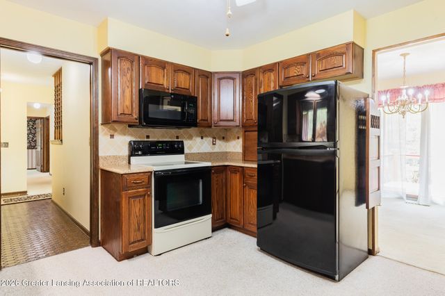 6520 W Galway Circle, Dimondale, MI 48821