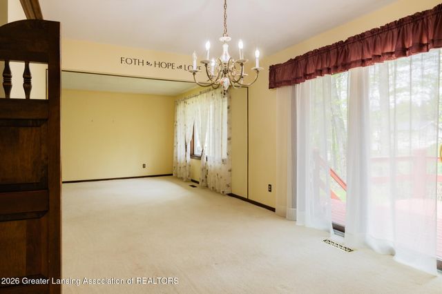 6520 W Galway Circle, Dimondale, MI 48821