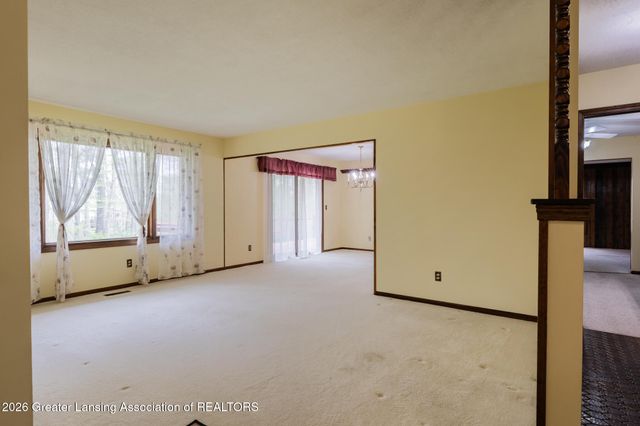6520 W Galway Circle, Dimondale, MI 48821