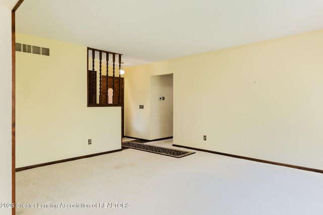 6520 W Galway Circle, Dimondale, MI 48821