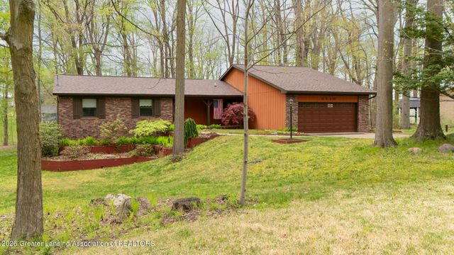 6520 W Galway Circle, Dimondale, MI 48821