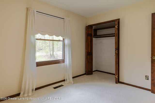 6520 W Galway Circle, Dimondale, MI 48821