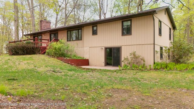 6520 W Galway Circle, Dimondale, MI 48821