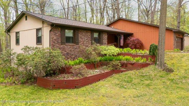 6520 W Galway Circle, Dimondale, MI 48821