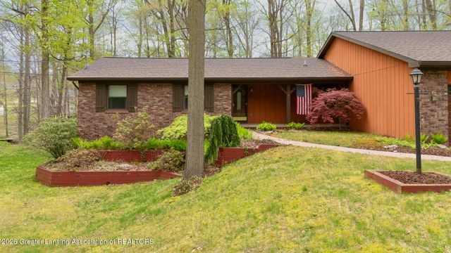 6520 W Galway Circle, Dimondale, MI 48821