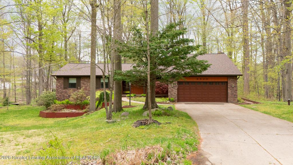 6520 W Galway Circle, Dimondale, MI 48821