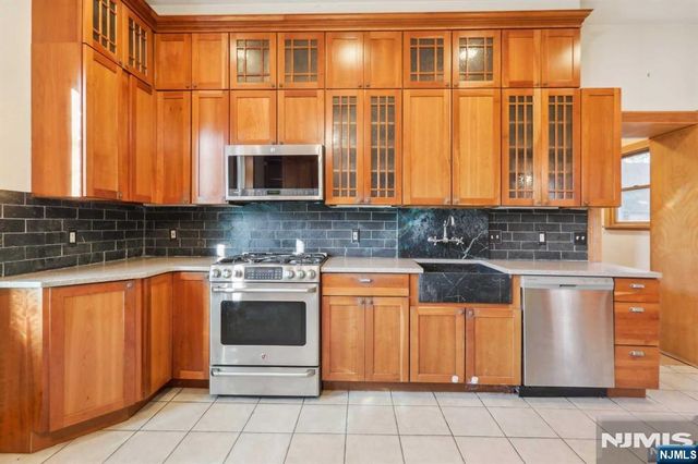 206 Park Street, Haworth, NJ 07641