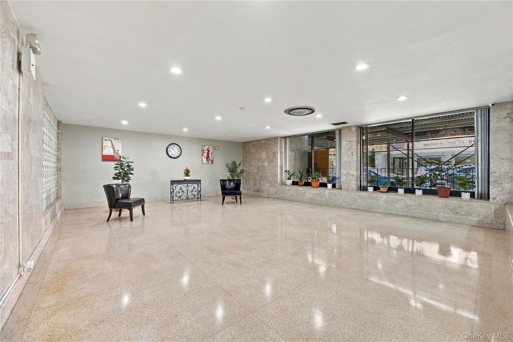 9910 60th Avenue 5A, Corona, NY 11368 — photo 2