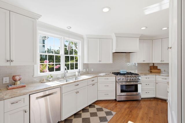17 Ashley Avenue, Charleston, SC 29401
