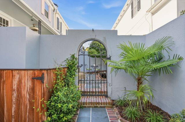 17 Ashley Avenue, Charleston, SC 29401