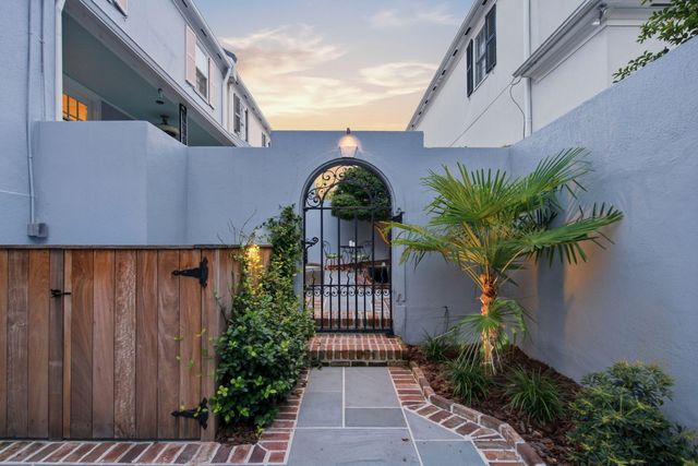 17 Ashley Avenue, Charleston, SC 29401