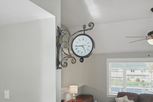 20 Fiske Ave, Upton, MA 01568