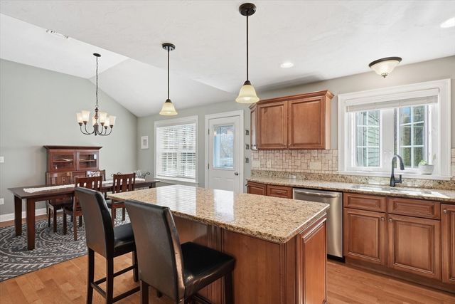20 Fiske Ave, Upton, MA 01568