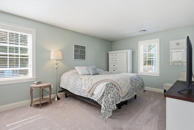 20 Fiske Ave, Upton, MA 01568