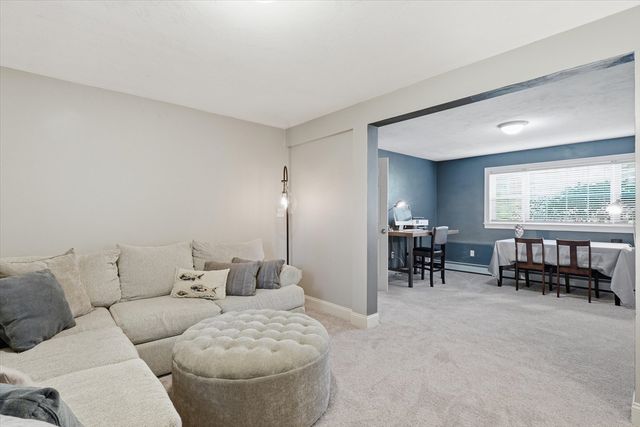 20 Fiske Ave, Upton, MA 01568