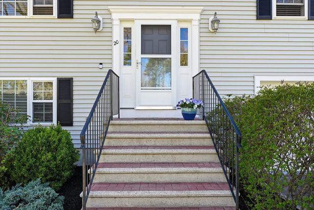 20 Fiske Ave, Upton, MA 01568