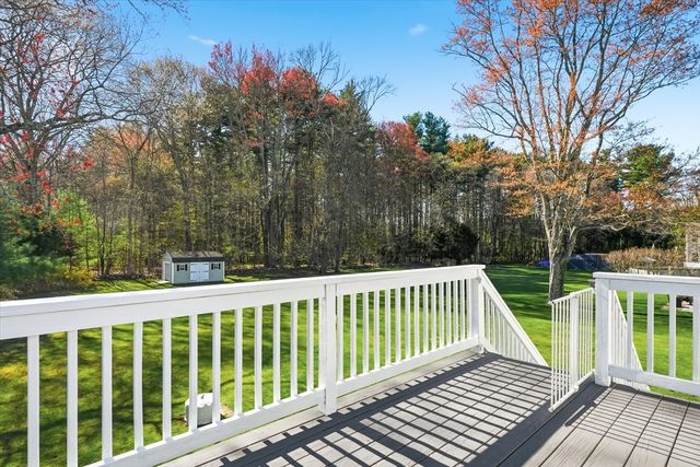 20 Fiske Ave, Upton, MA 01568