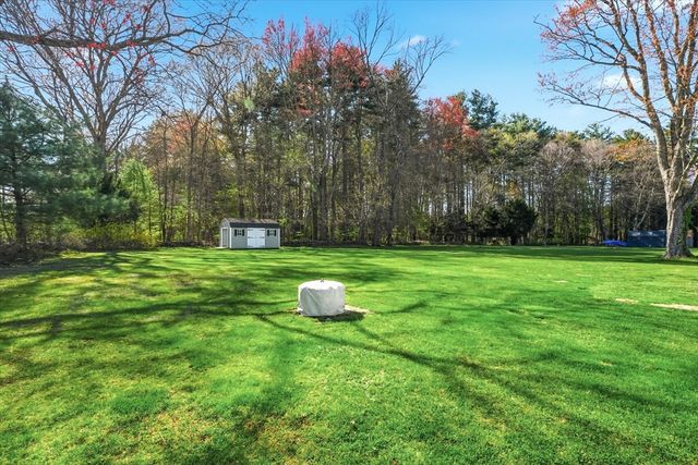 20 Fiske Ave, Upton, MA 01568