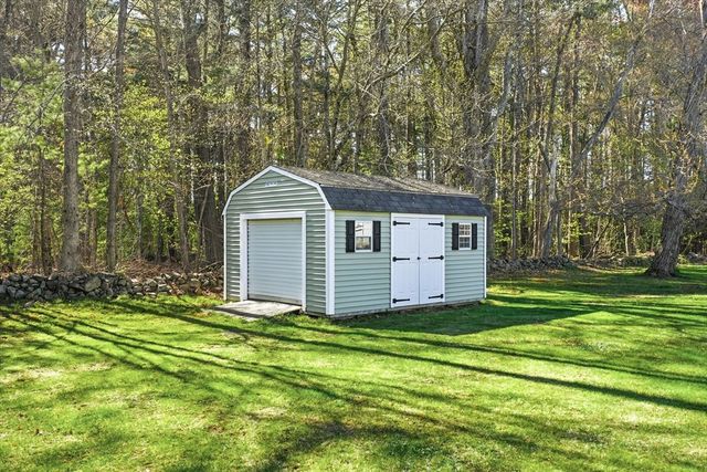20 Fiske Ave, Upton, MA 01568