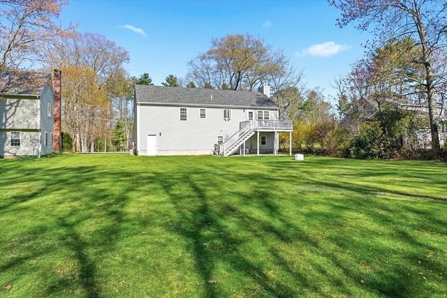 20 Fiske Ave, Upton, MA 01568