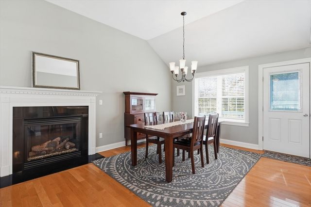 20 Fiske Ave, Upton, MA 01568