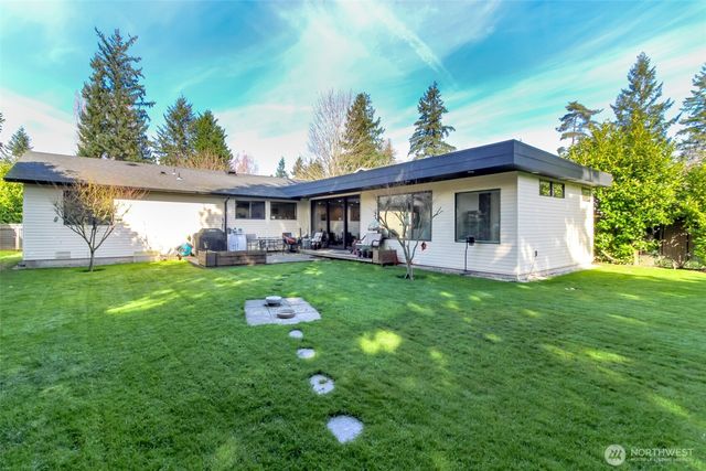 11132 159th Avenue NE, Redmond, WA 98052