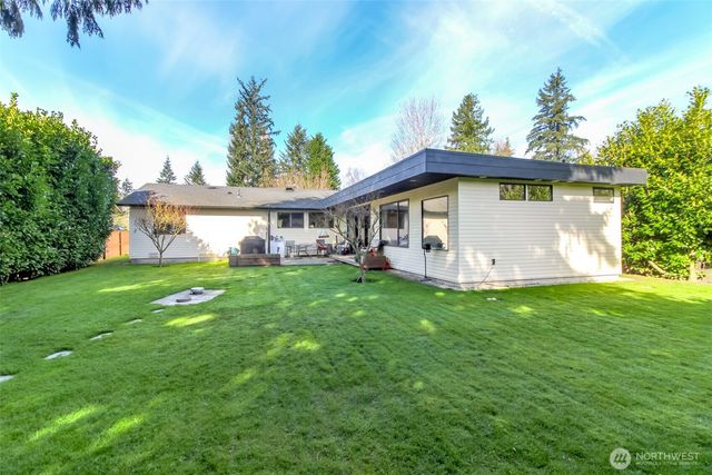 11132 159th Avenue NE, Redmond, WA 98052