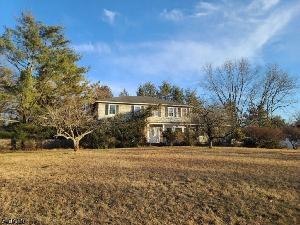 4 Carriage Way, Hillsborough Twp., NJ 08844