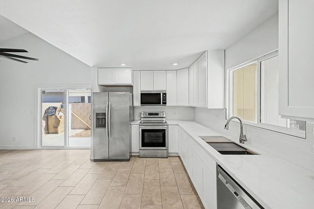 5708 N 42nd Lane, Phoenix, AZ 85019