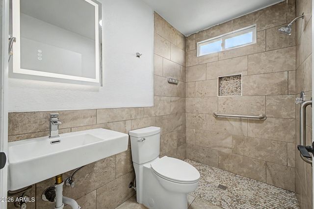 5708 N 42nd Lane, Phoenix, AZ 85019