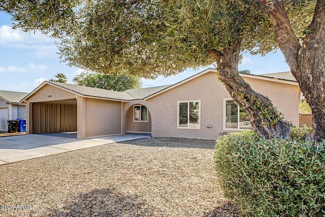 5708 N 42nd Lane, Phoenix, AZ 85019