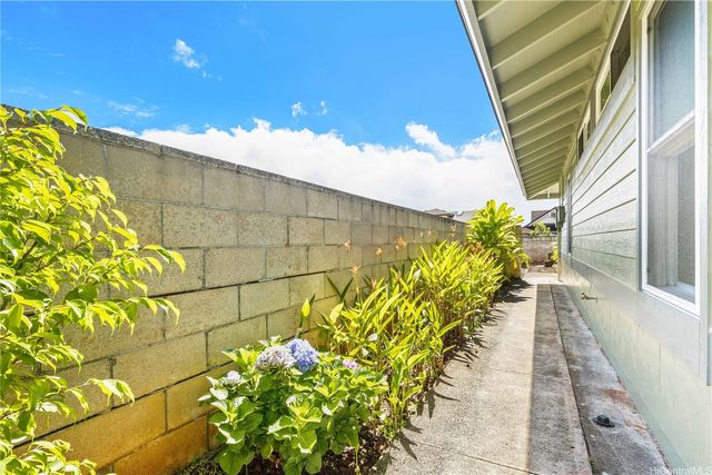 95-748 Lauaki Street, Mililani, HI 96789