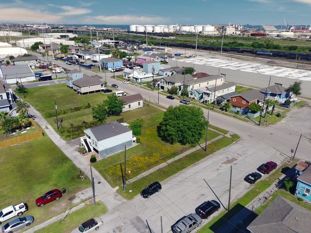 4203 Church Street, Galveston, TX 77550
