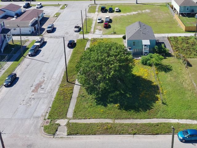 4203 Church Street, Galveston, TX 77550