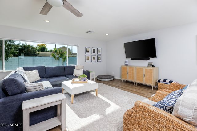 1129 W Georgia Avenue, Phoenix, AZ 85013