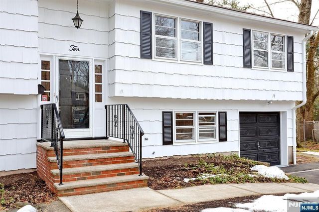 10 Villa Court, Park Ridge, NJ 07656