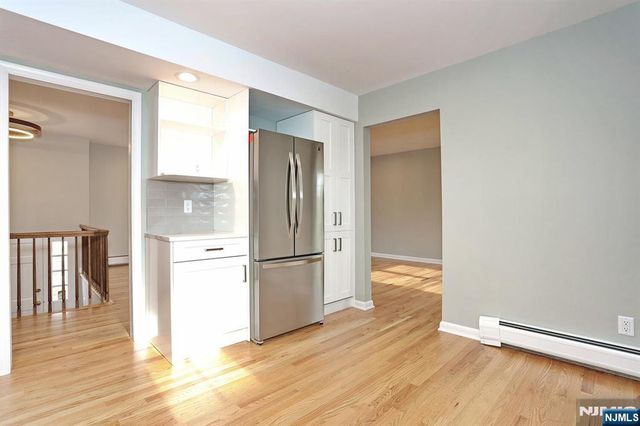 10 Villa Court, Park Ridge, NJ 07656