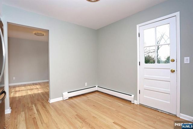 10 Villa Court, Park Ridge, NJ 07656