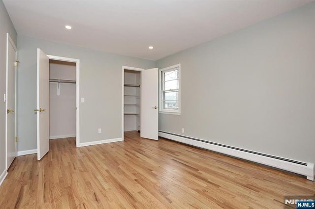 10 Villa Court, Park Ridge, NJ 07656