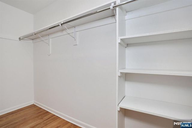 10 Villa Court, Park Ridge, NJ 07656